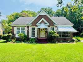 featured image of 3417 Wellington Rd