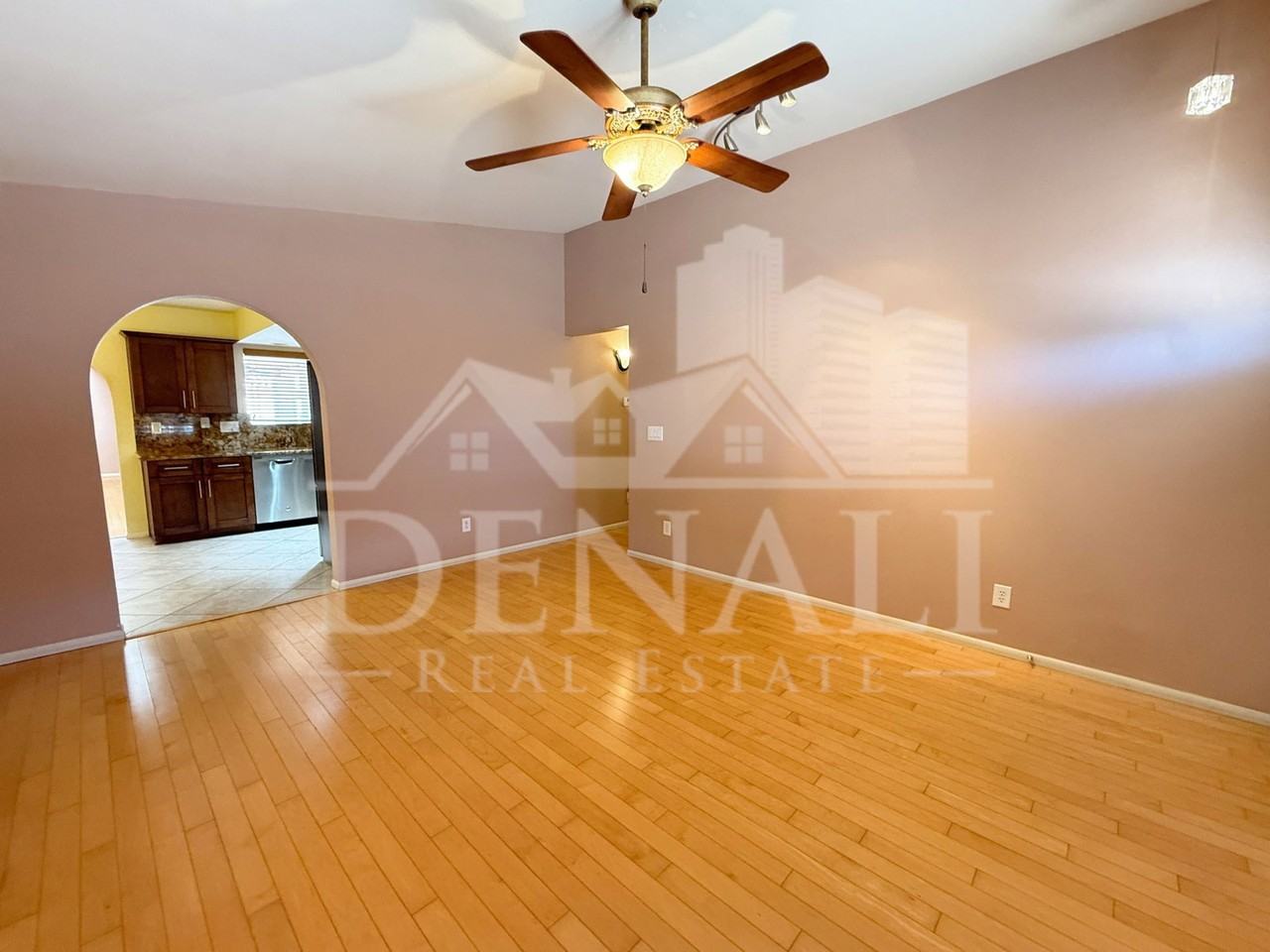 2102 W Knox Rd - Photo 4 of 31