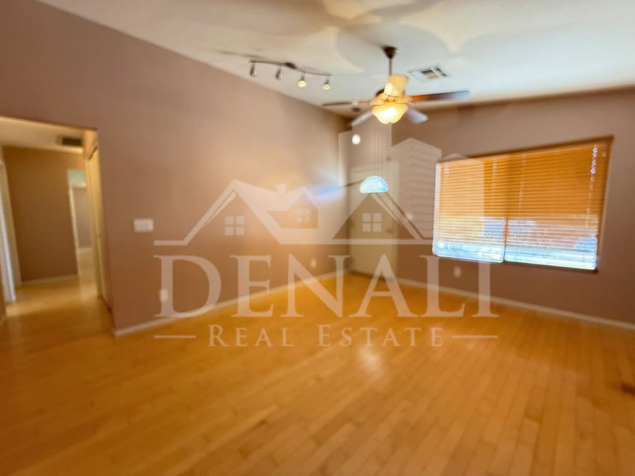 2102 W Knox Rd - Photo 5 of 31
