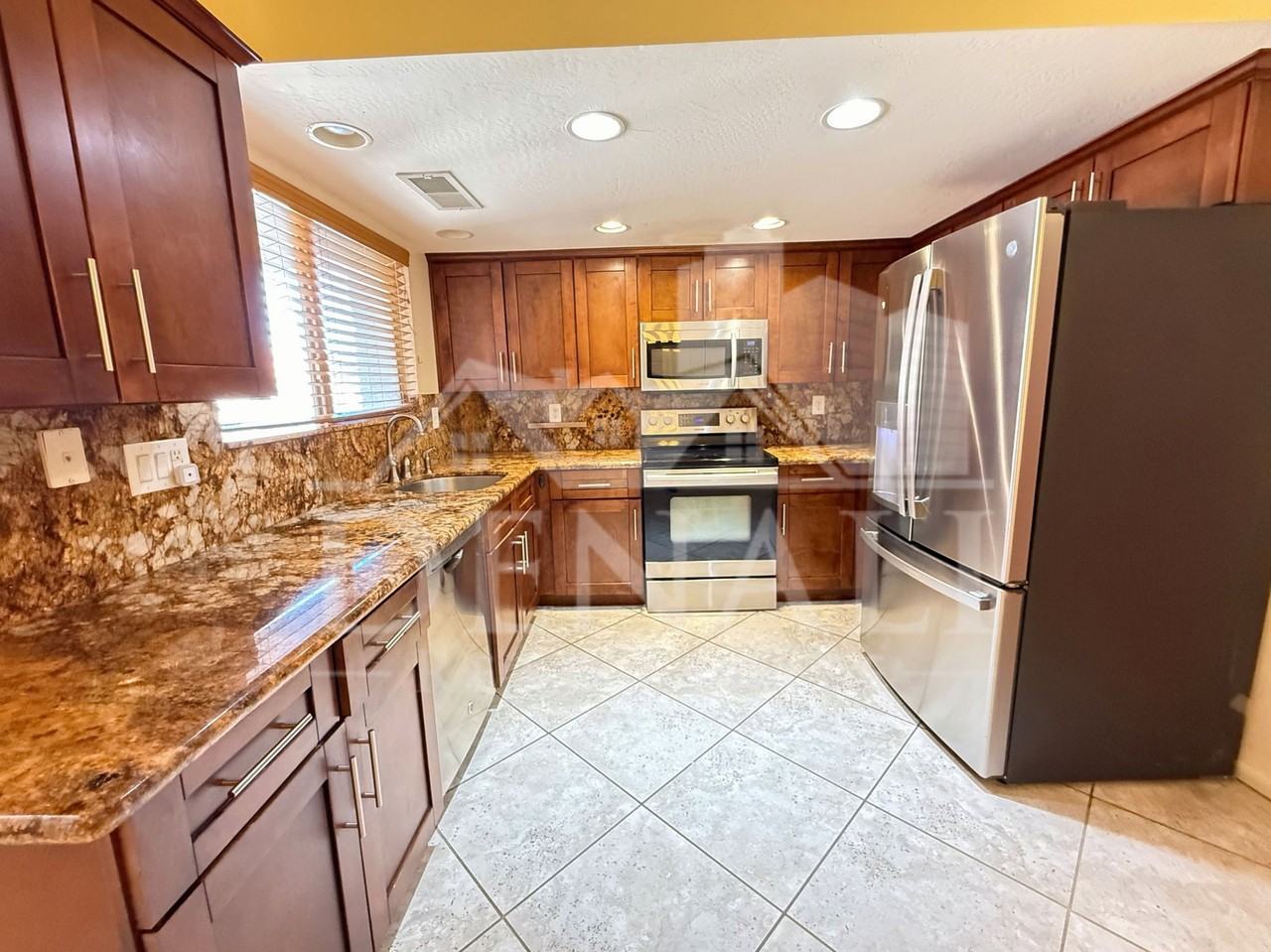 2102 W Knox Rd - Photo 6 of 31
