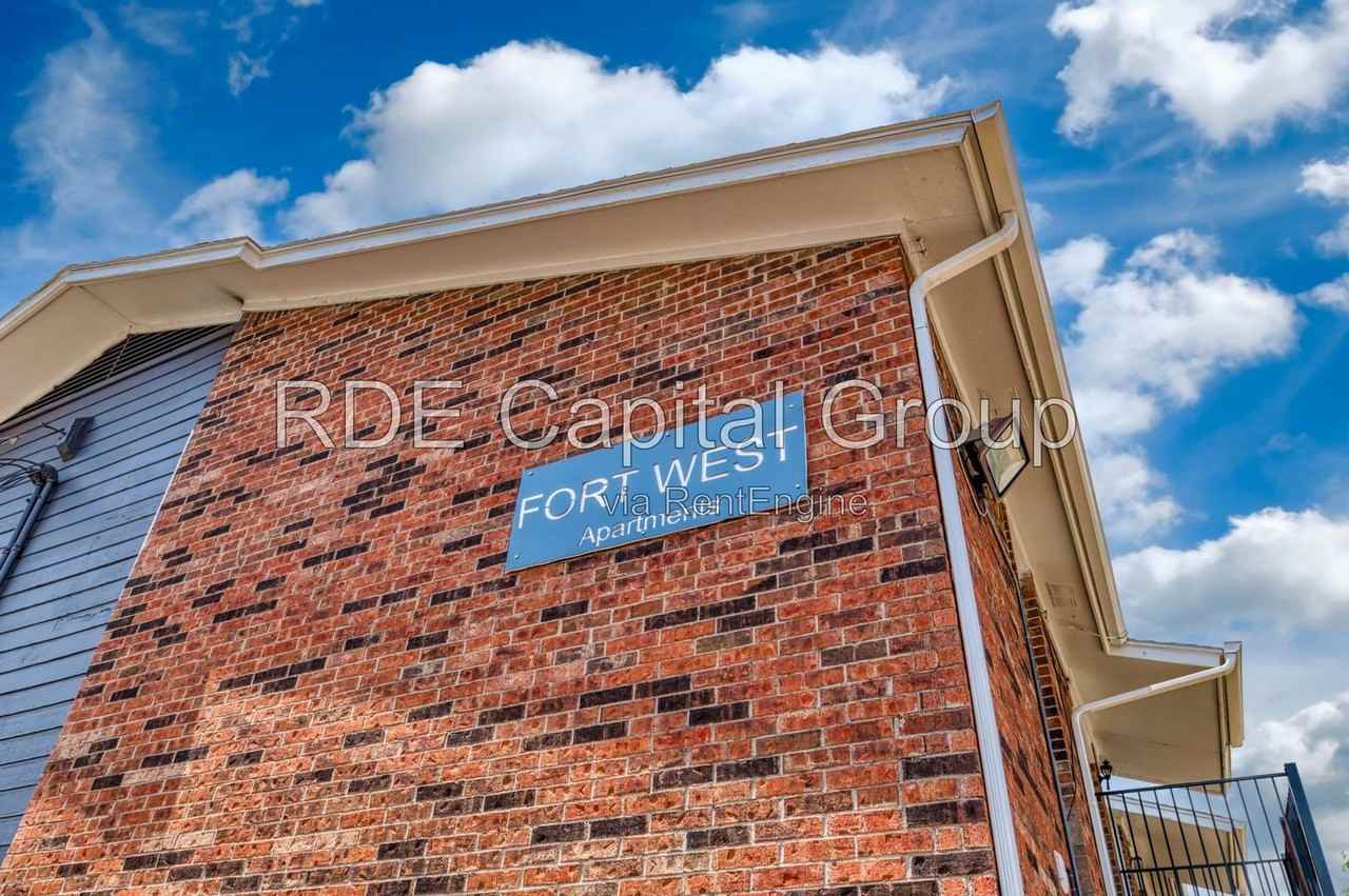 8045 W Elizabeth Ln #222 - Photo 3 of 19