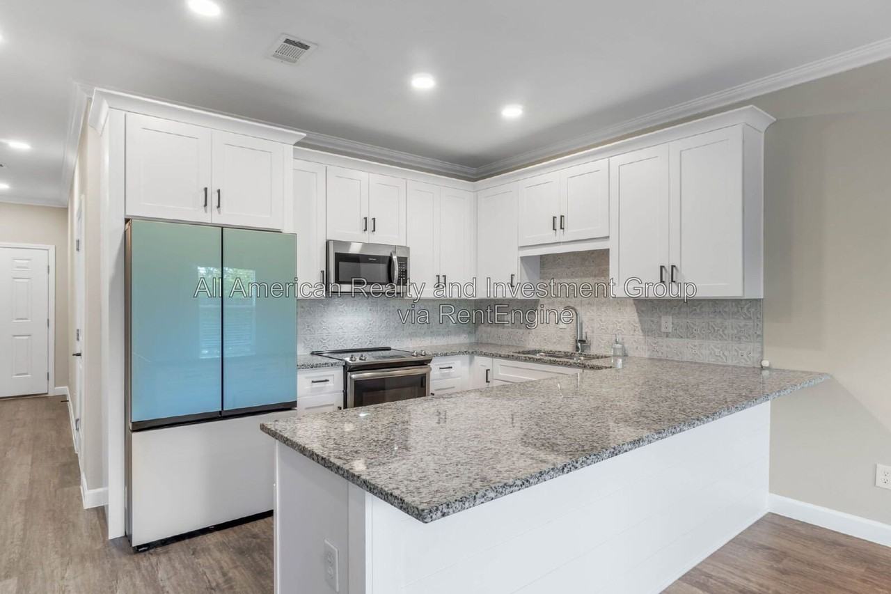 1817 Stable Ln - Photo 6 of 27