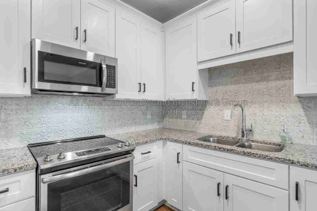 1817 Stable Ln - Photo 7 of 27