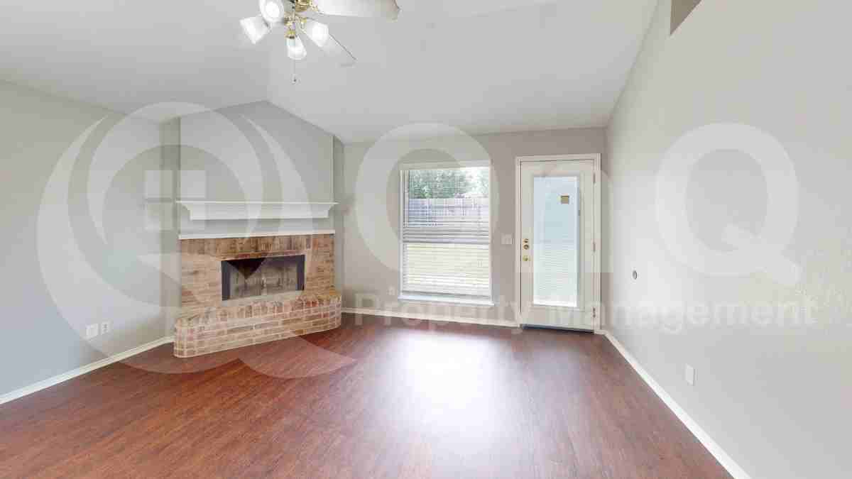 207 Lake Wichita Dr - Photo 4 of 23