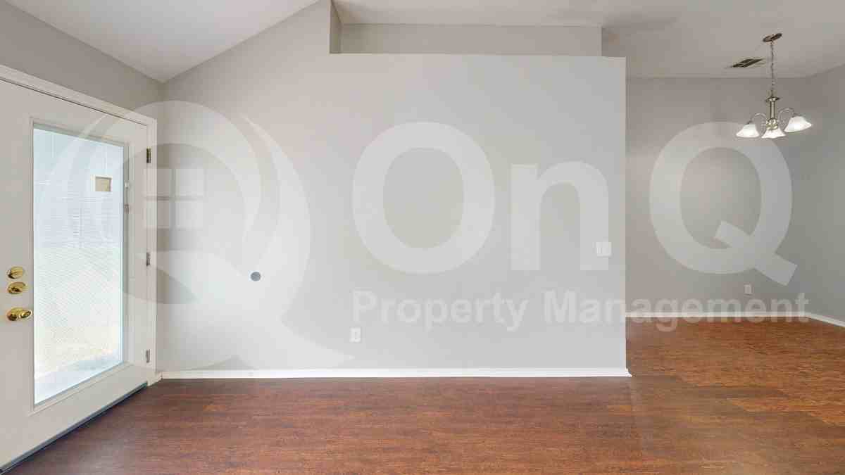 207 Lake Wichita Dr - Photo 5 of 23
