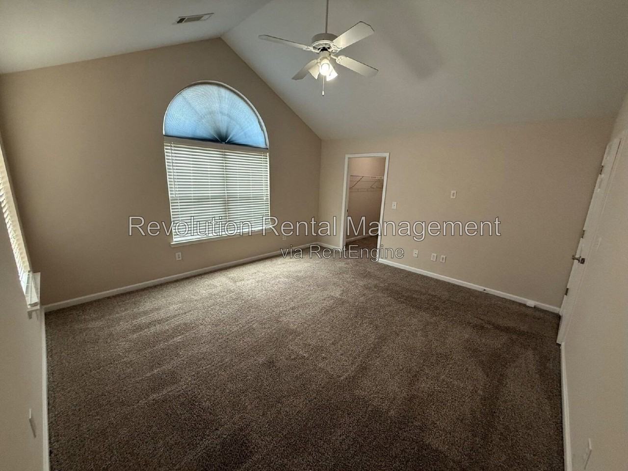 302 Gladstone Dr - Photo 7 of 10