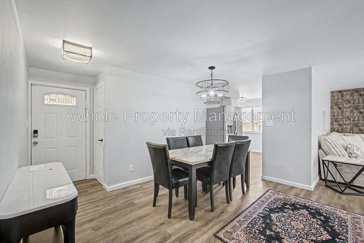 3404 S Clinton Ct - Photo 2 of 29