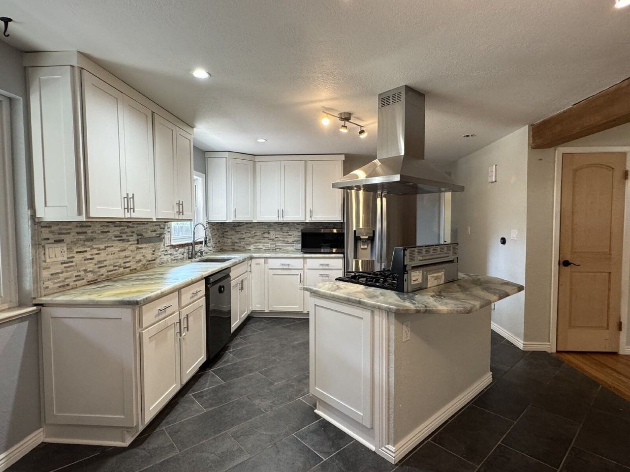 4342 W Quinn Pl - Photo 2 of 38