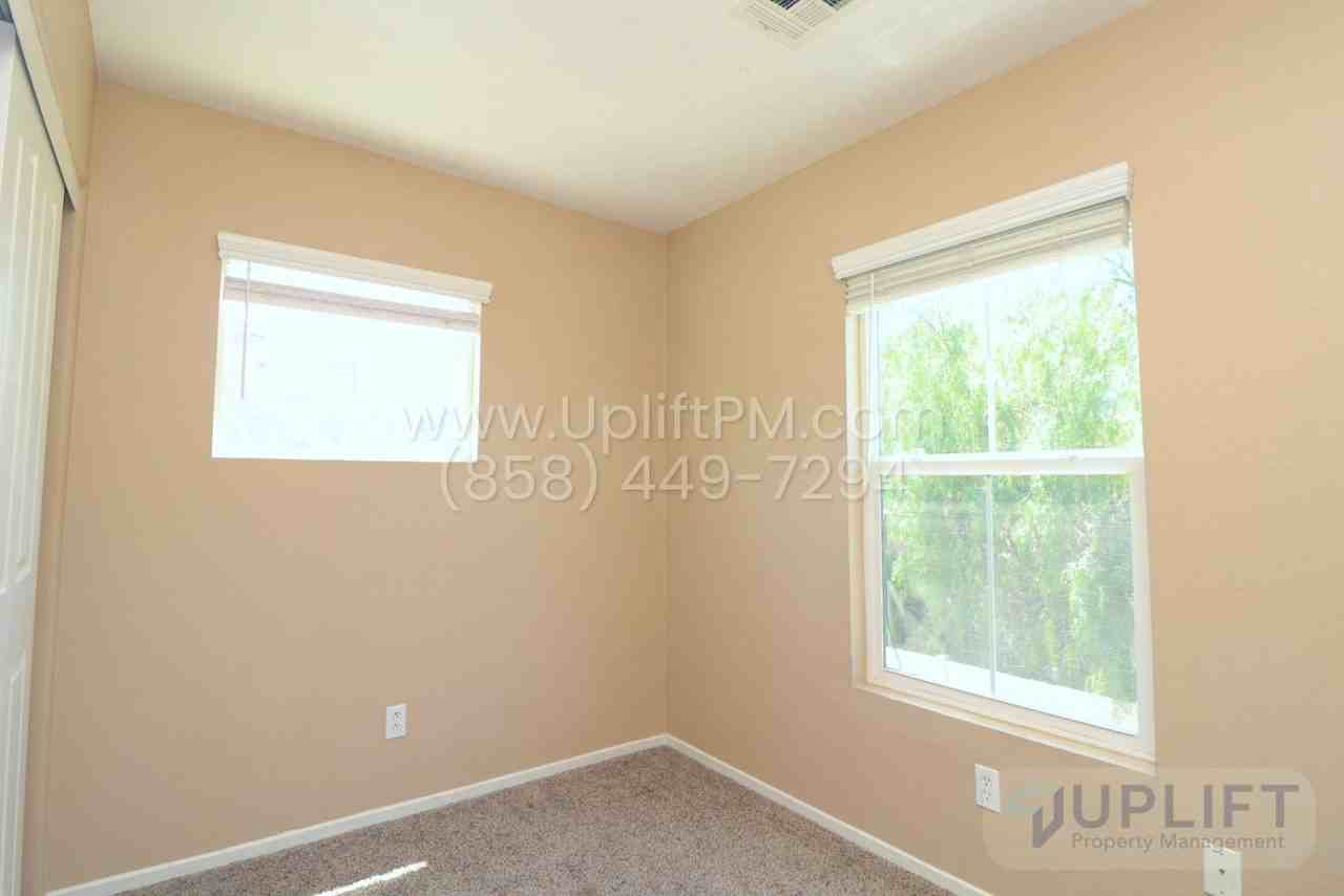 514 62nd St #15 - Photo 6 of 20