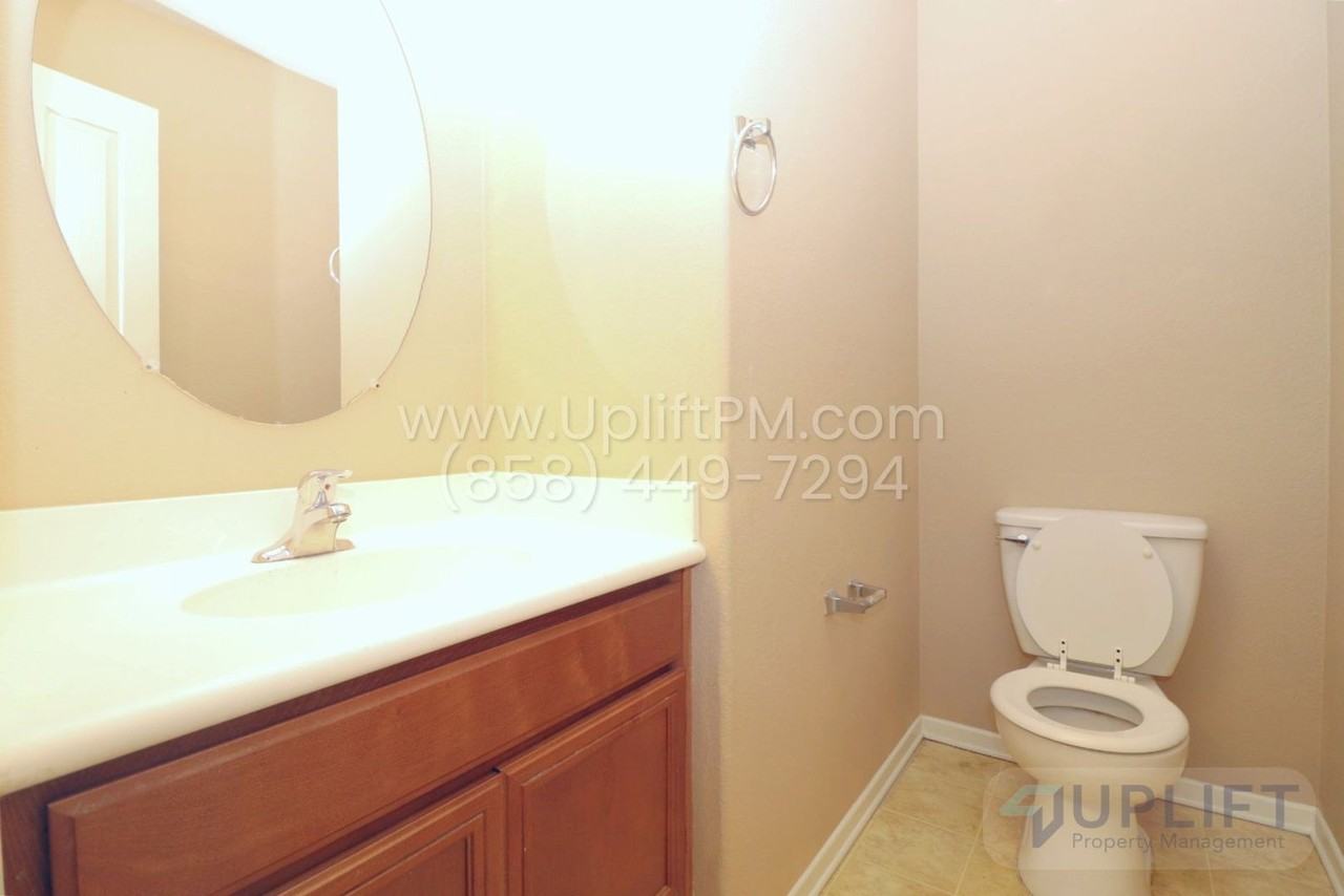 514 62nd St #15 - Photo 7 of 20