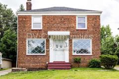 18412 Waterbury Ave - Photo 1 of 1