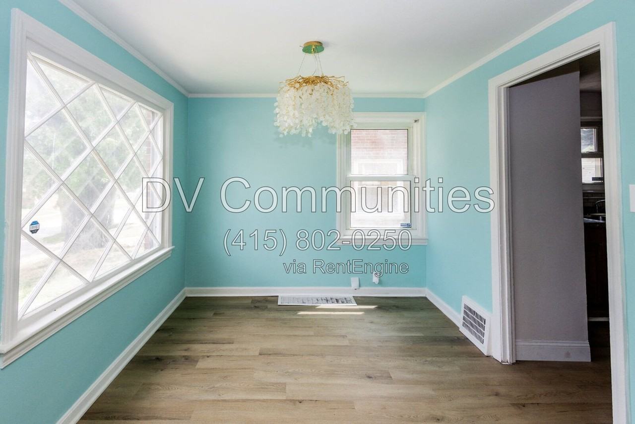 18412 Waterbury Ave - Photo 4 of 19