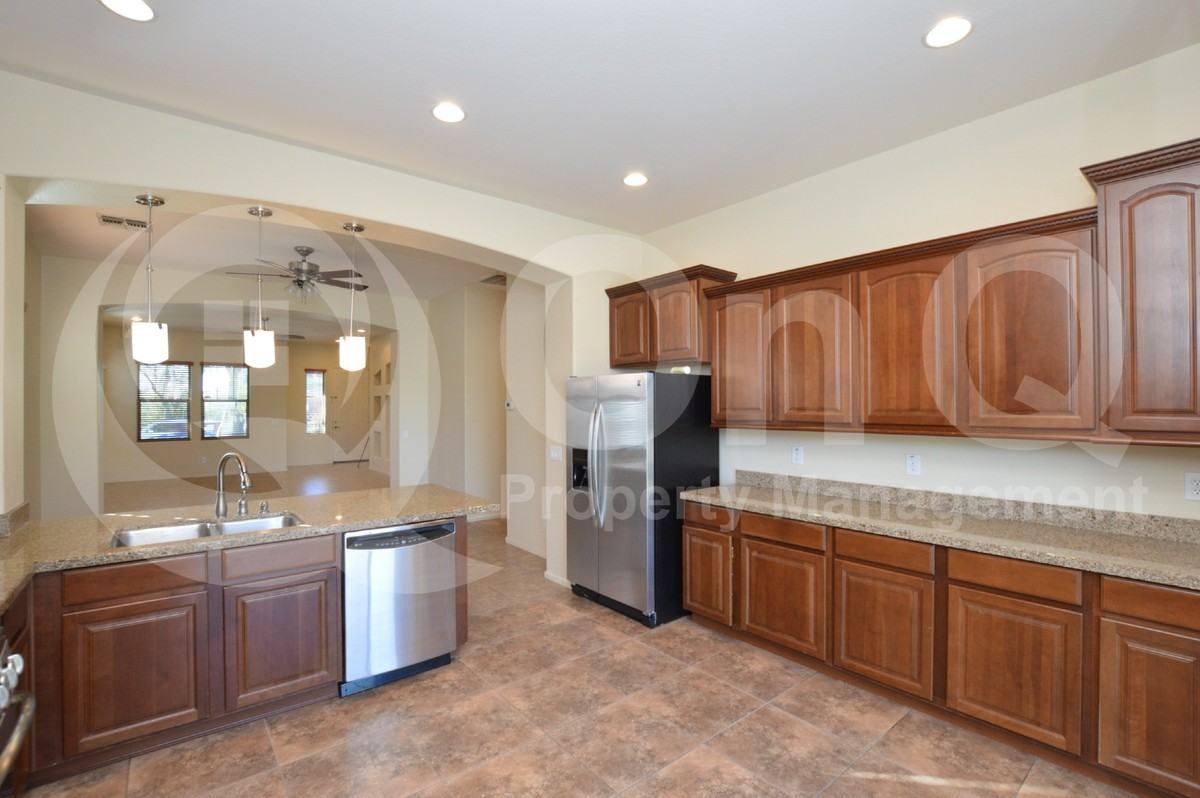 7727 S 39th Way - Photo 4 of 21