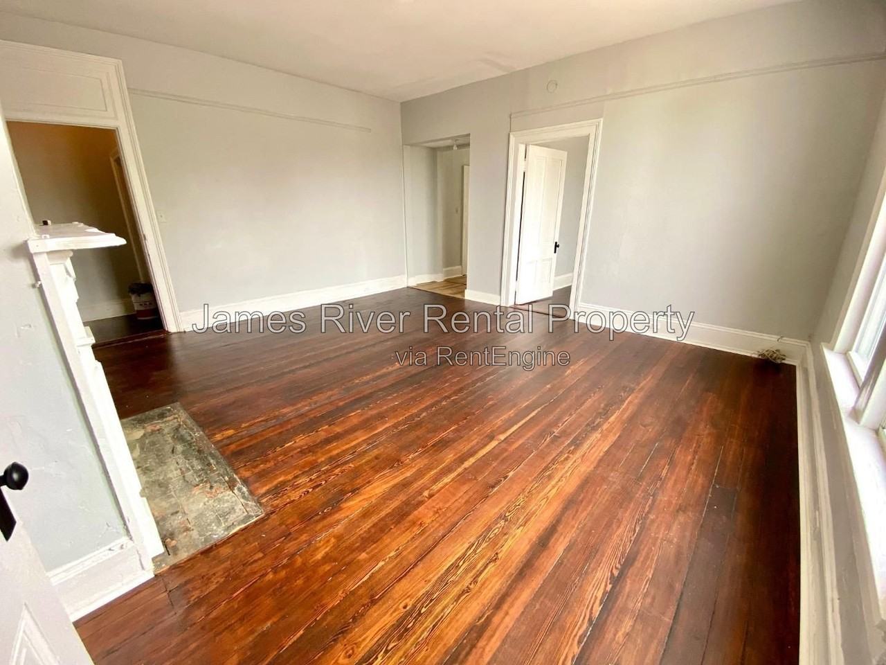 1003 Floyd St #3 - Photo 3 of 17