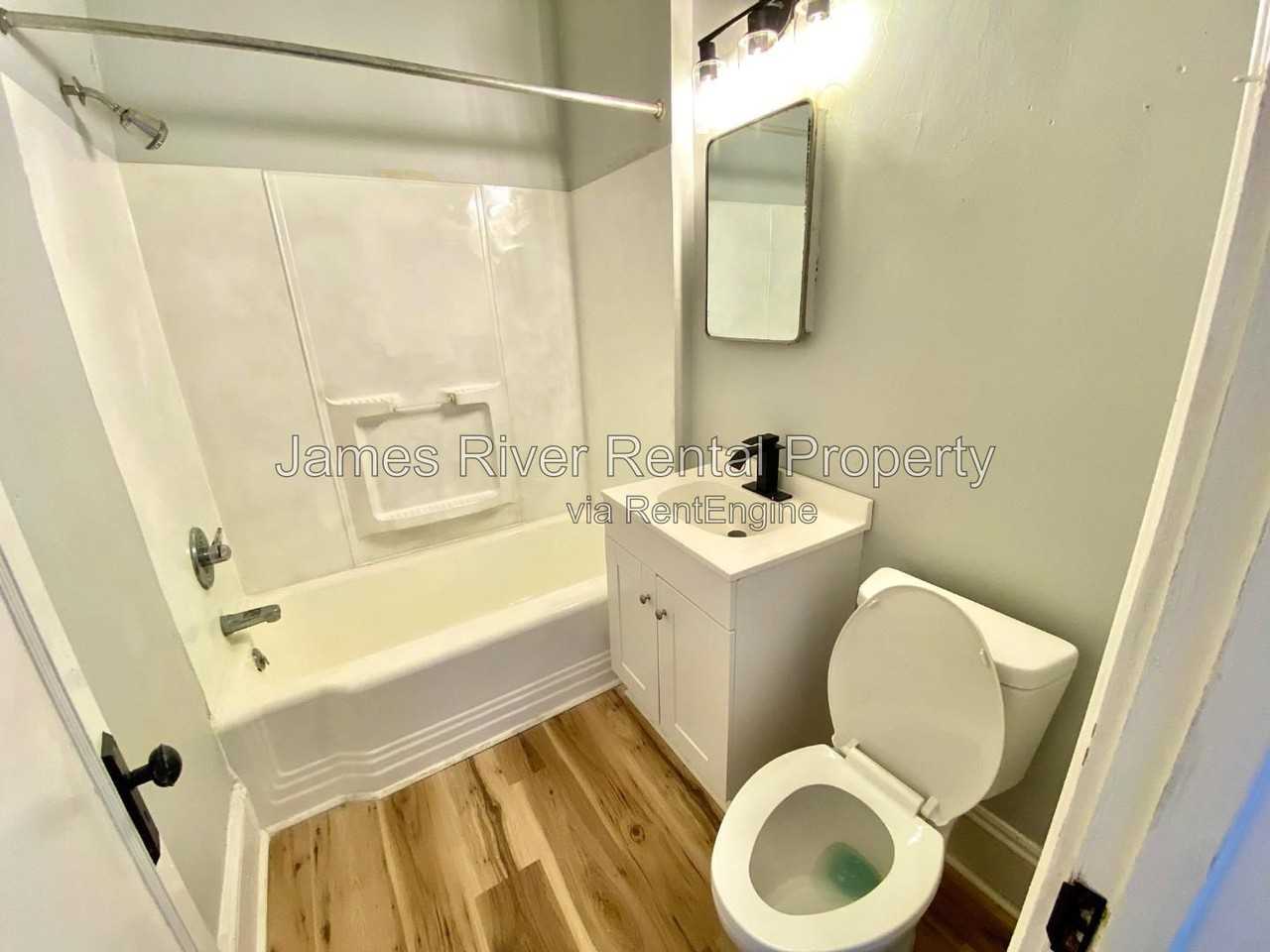 1003 Floyd St #3 - Photo 5 of 17