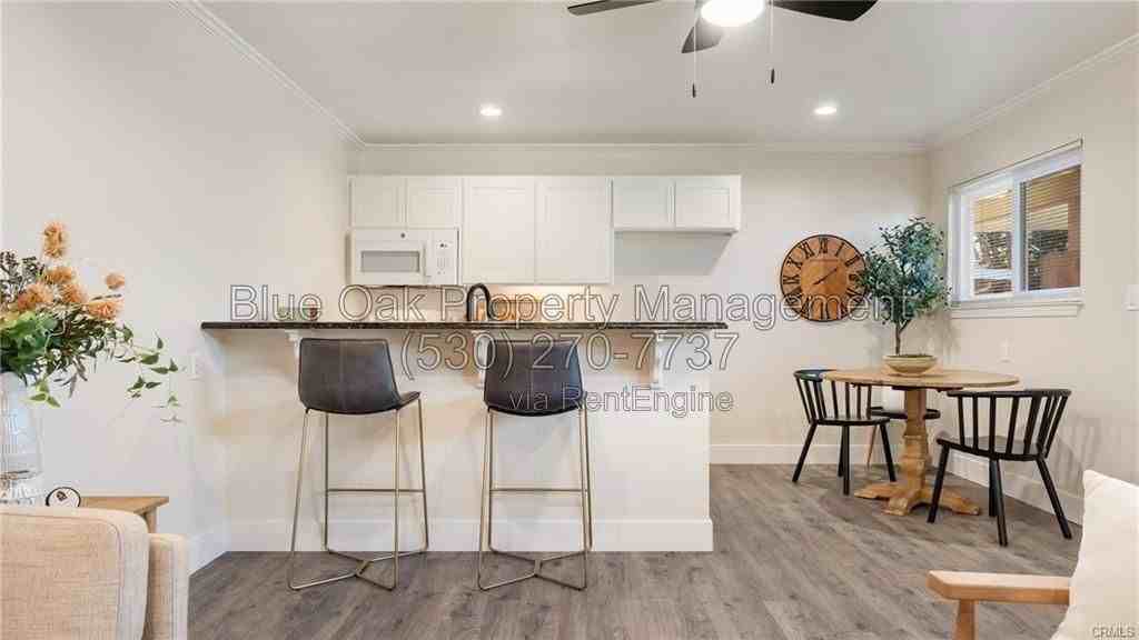 141 W Lassen Ave - Photo 4 of 11