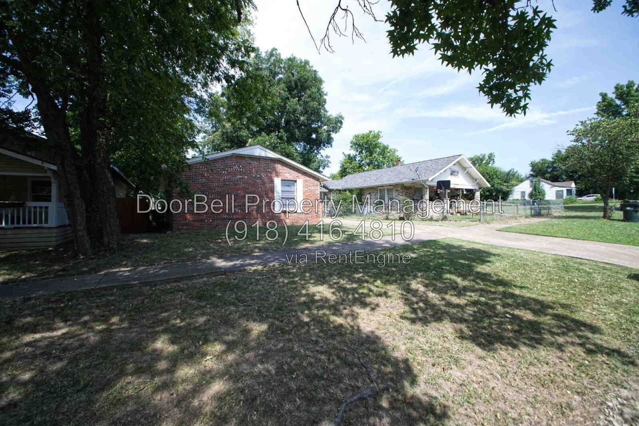 206 S Walnut St - Photo 3 of 20