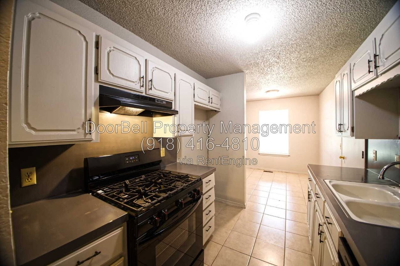 206 S Walnut St - Photo 5 of 20