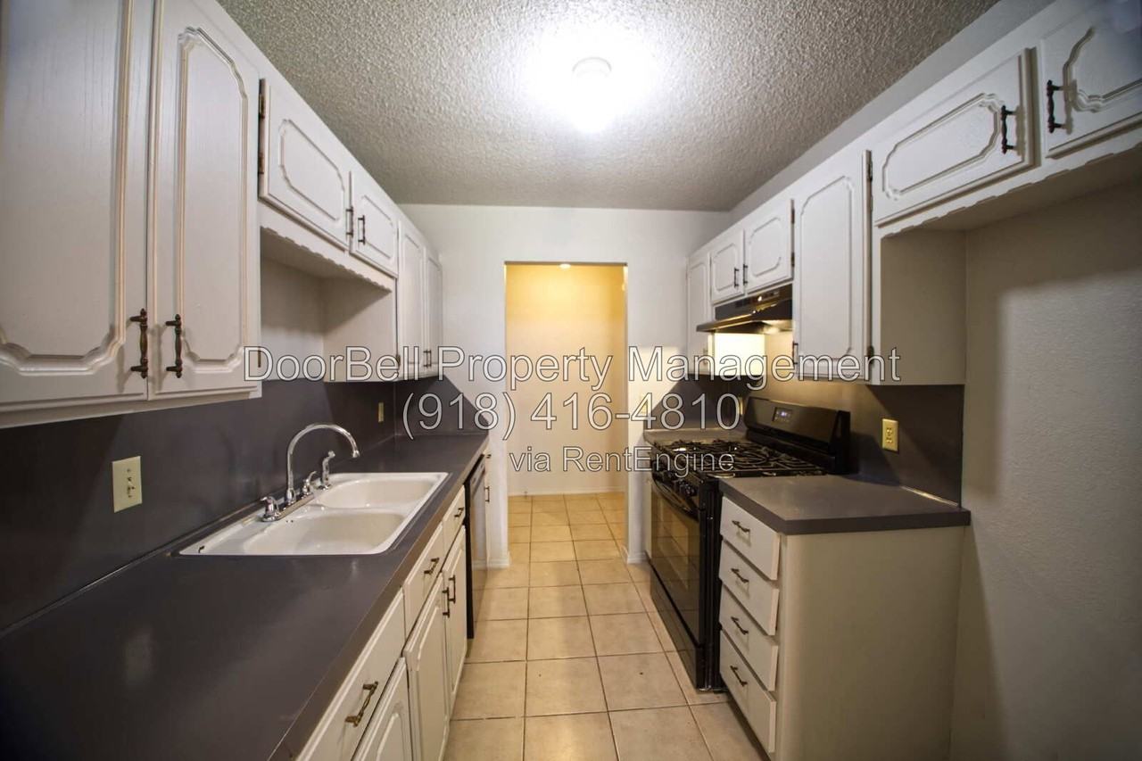 206 S Walnut St - Photo 6 of 20