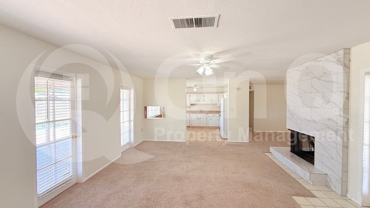7302 E Lewis Ave - Photo 3 of 24
