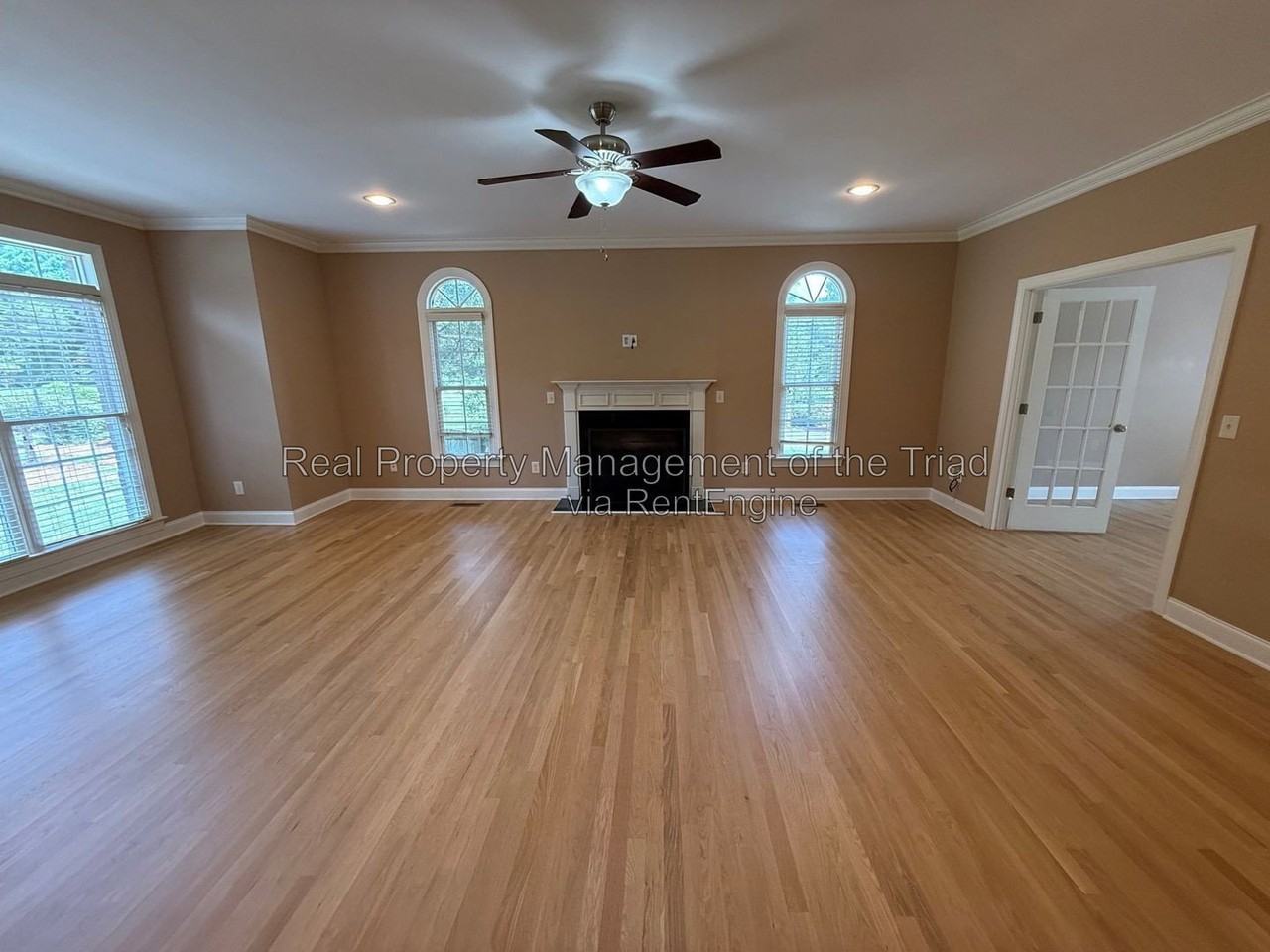 1016 Longhorn Ct - Photo 4 of 30