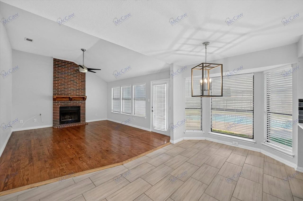 4301 Hudson Ave - Photo 5 of 24