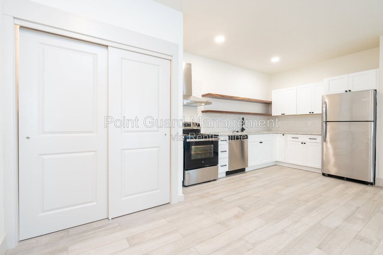 1230 N Greenwich Rd #2201 - Photo 2 of 39