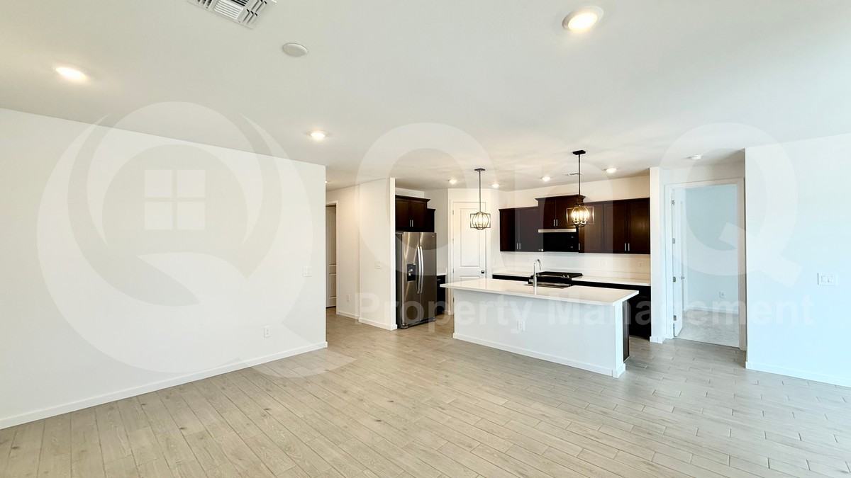 4422 W Hunter Trl - Photo 4 of 26