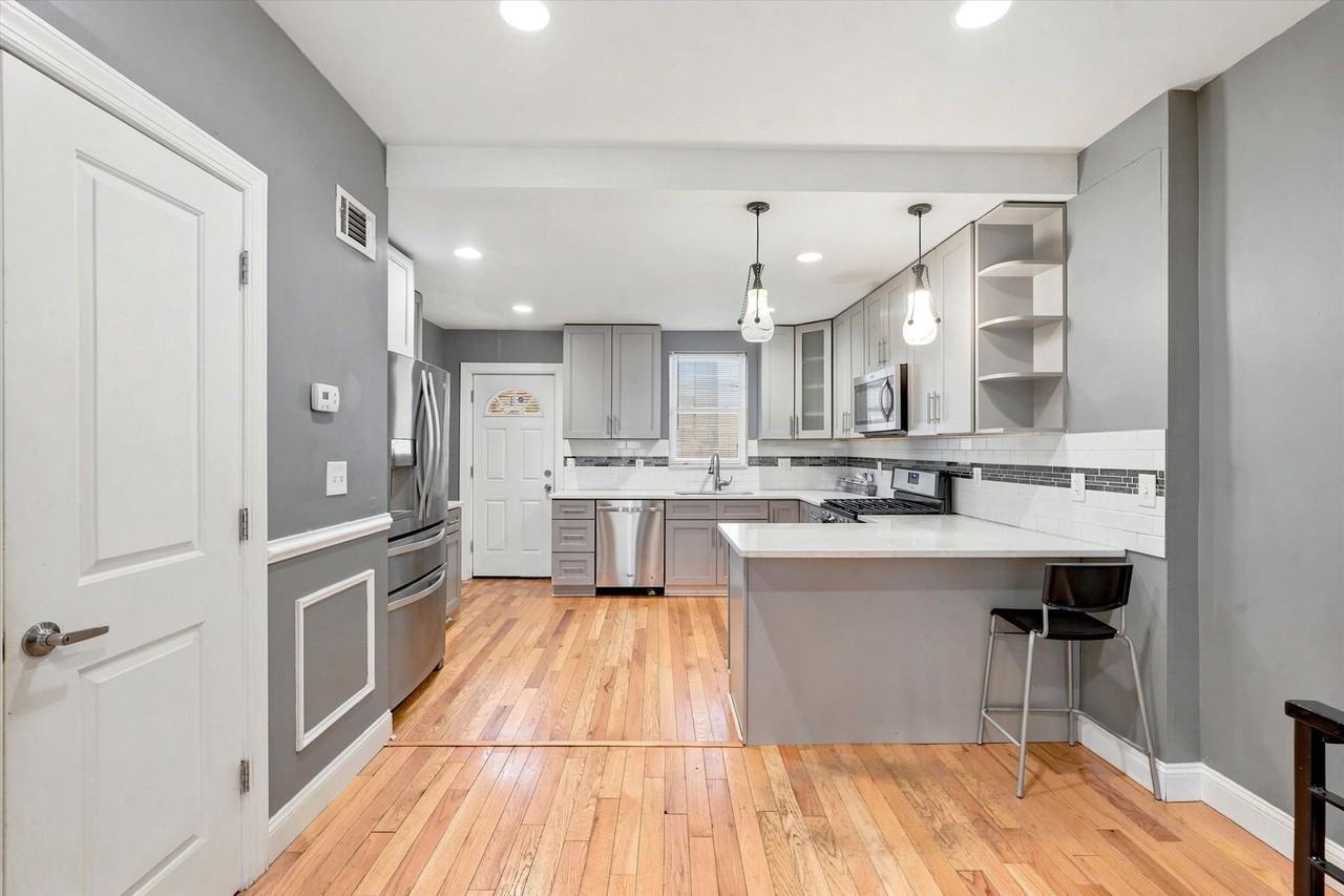 2504 Manton St - Photo 2 of 35