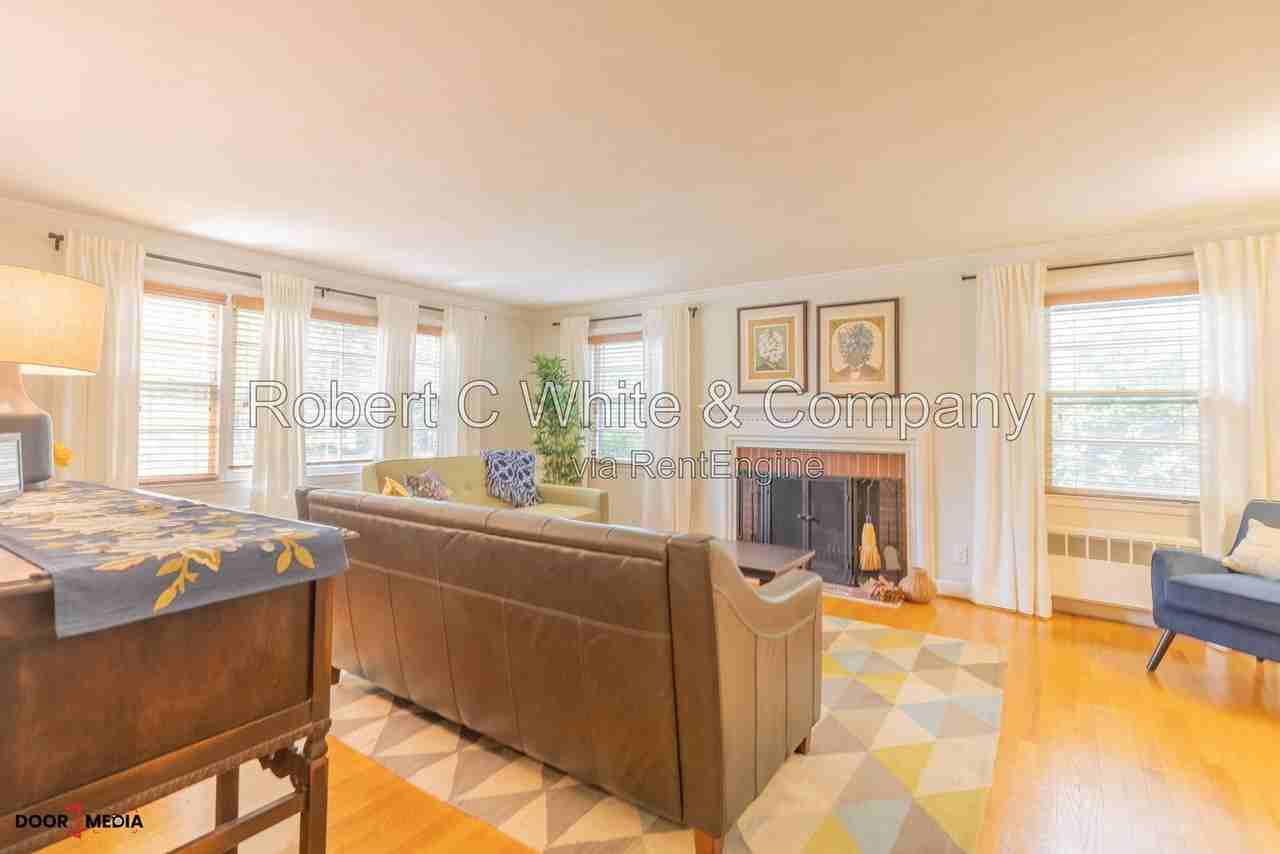 73 Montclair Dr - Photo 7 of 37