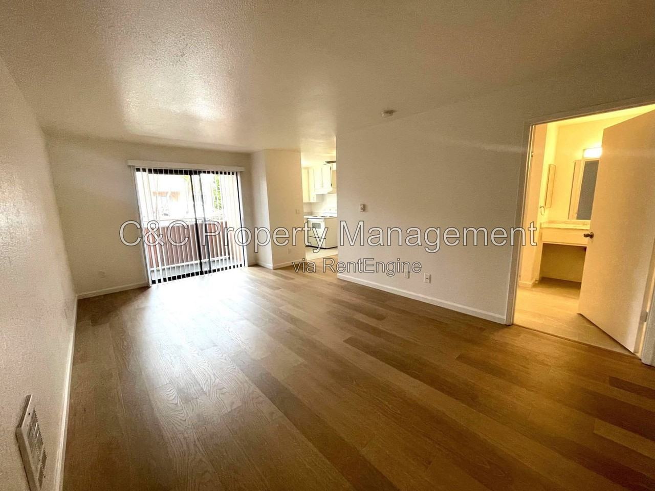 3270 Del Monte Blvd #31 - Photo 3 of 6