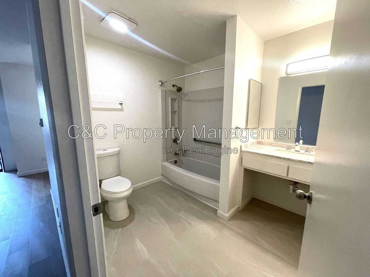 3270 Del Monte Blvd #31 - Photo 5 of 6