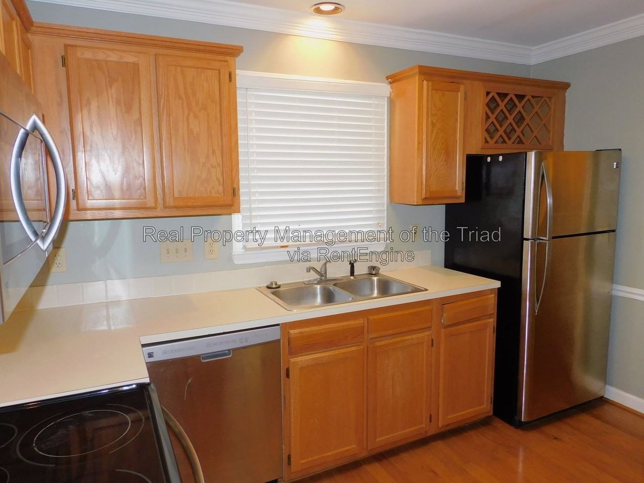 12 Cedar Knoll Dr - Photo 4 of 19