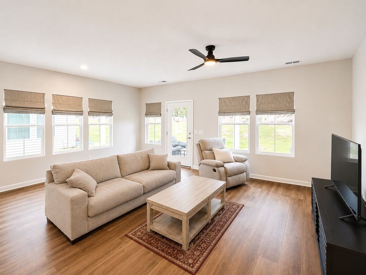 256 Agrarian Ave - Photo 3 of 21