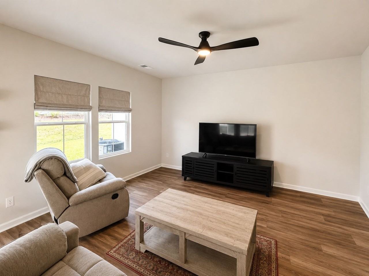 256 Agrarian Ave - Photo 4 of 21