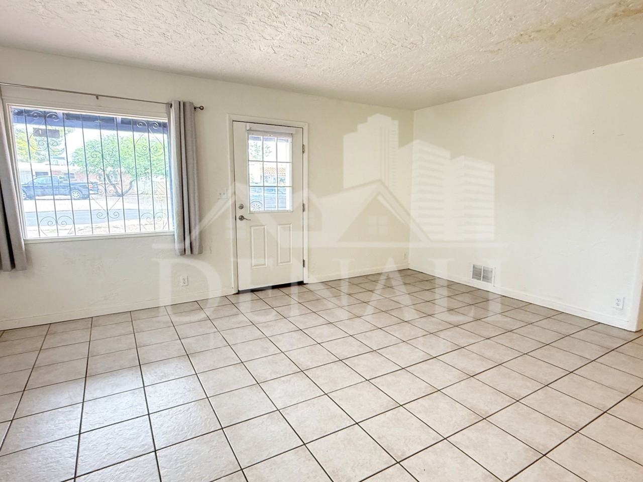 3215 E Willard St #1 - Photo 5 of 18