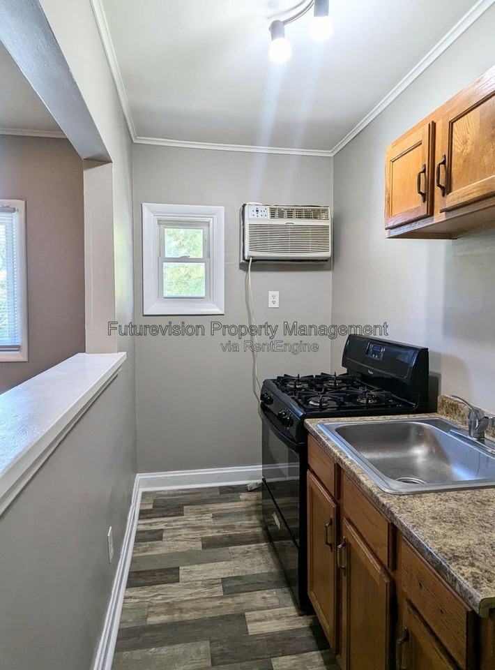 832 Richards St #2E - Photo 2 of 5