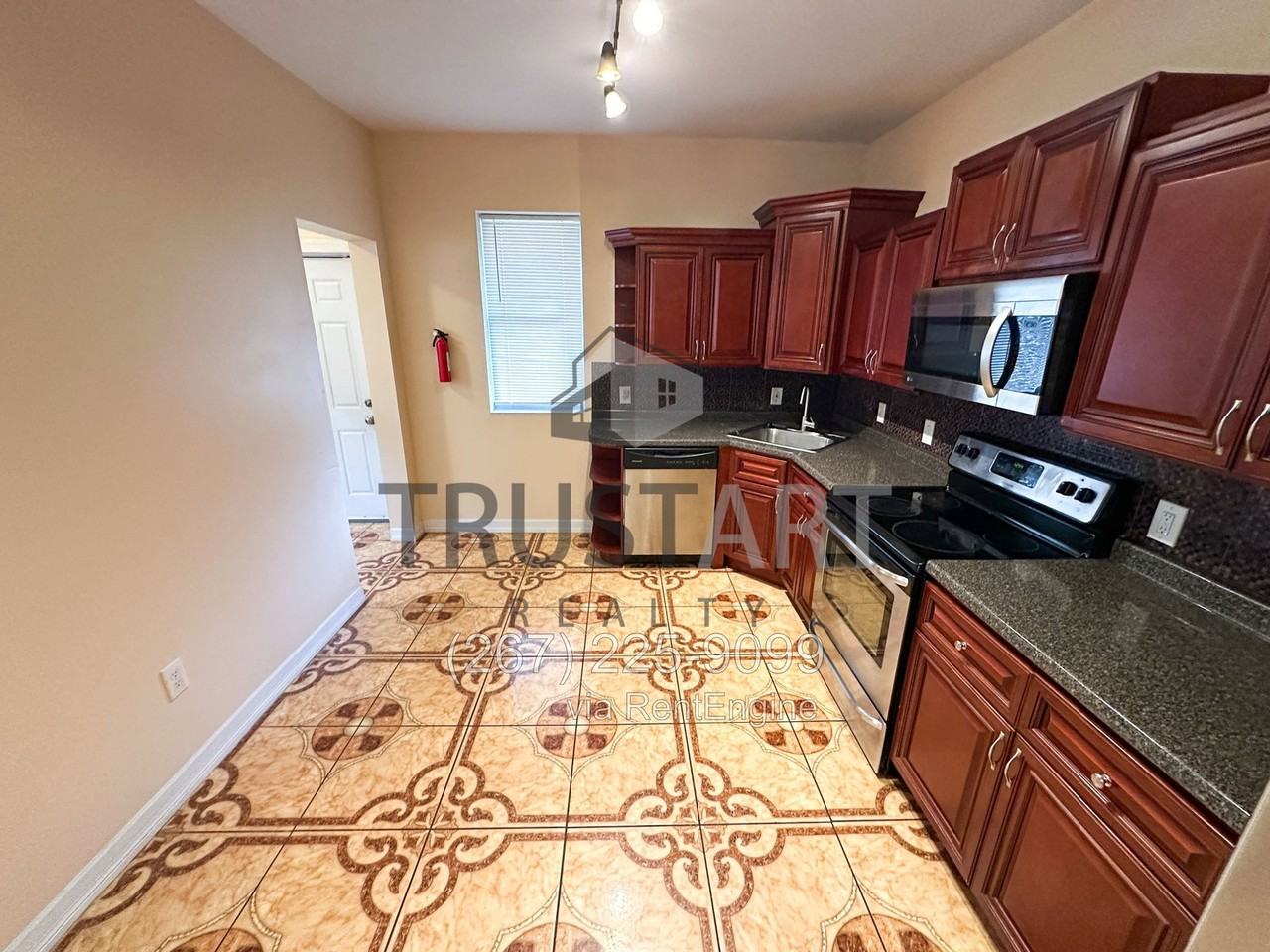 6908 Old York Rd - Photo 4 of 50