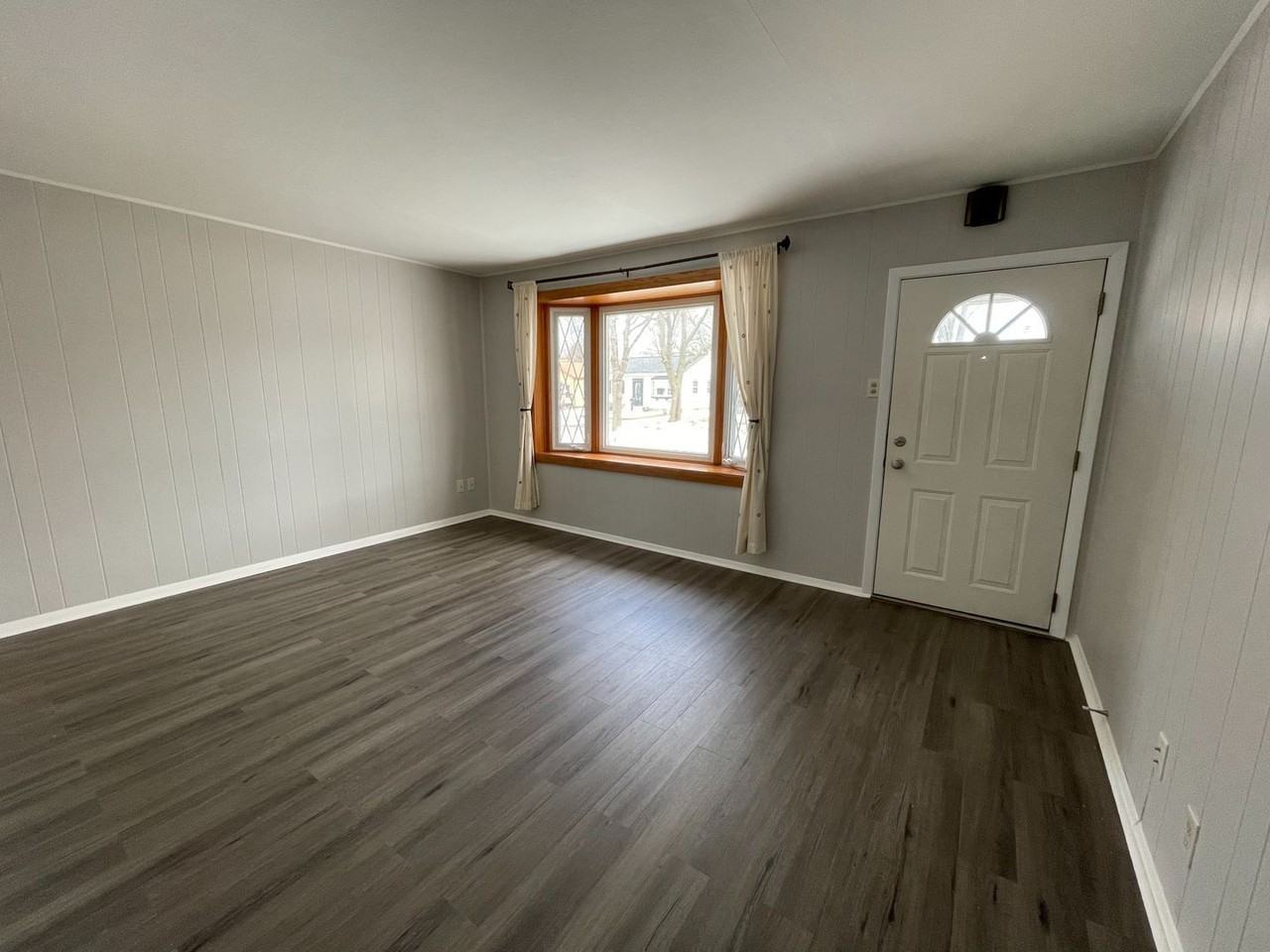 3449 S Kansas Ave - Photo 4 of 21