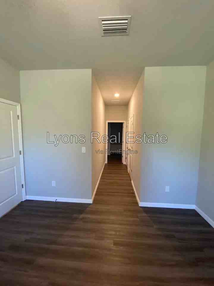 5625 Abelman Rd - Photo 3 of 41