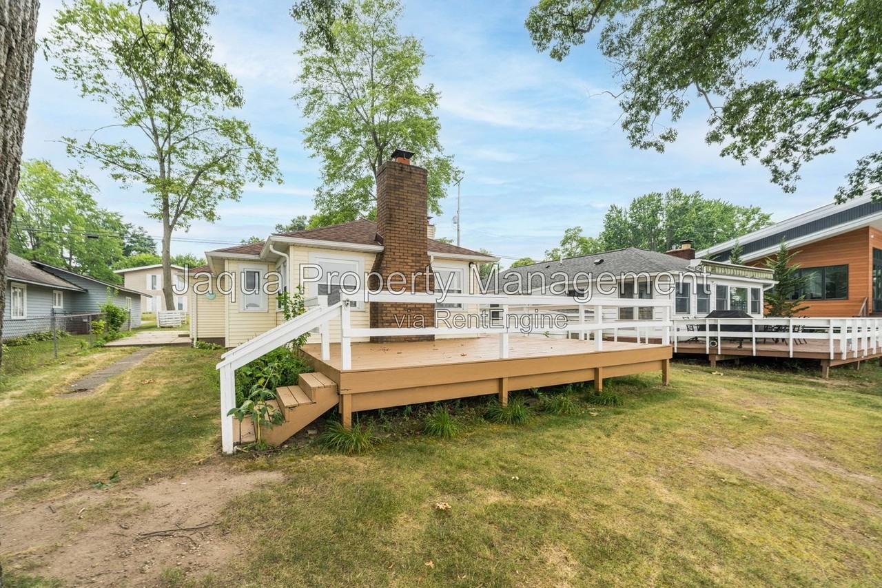 1209 Lakeview Dr - Photo 5 of 22