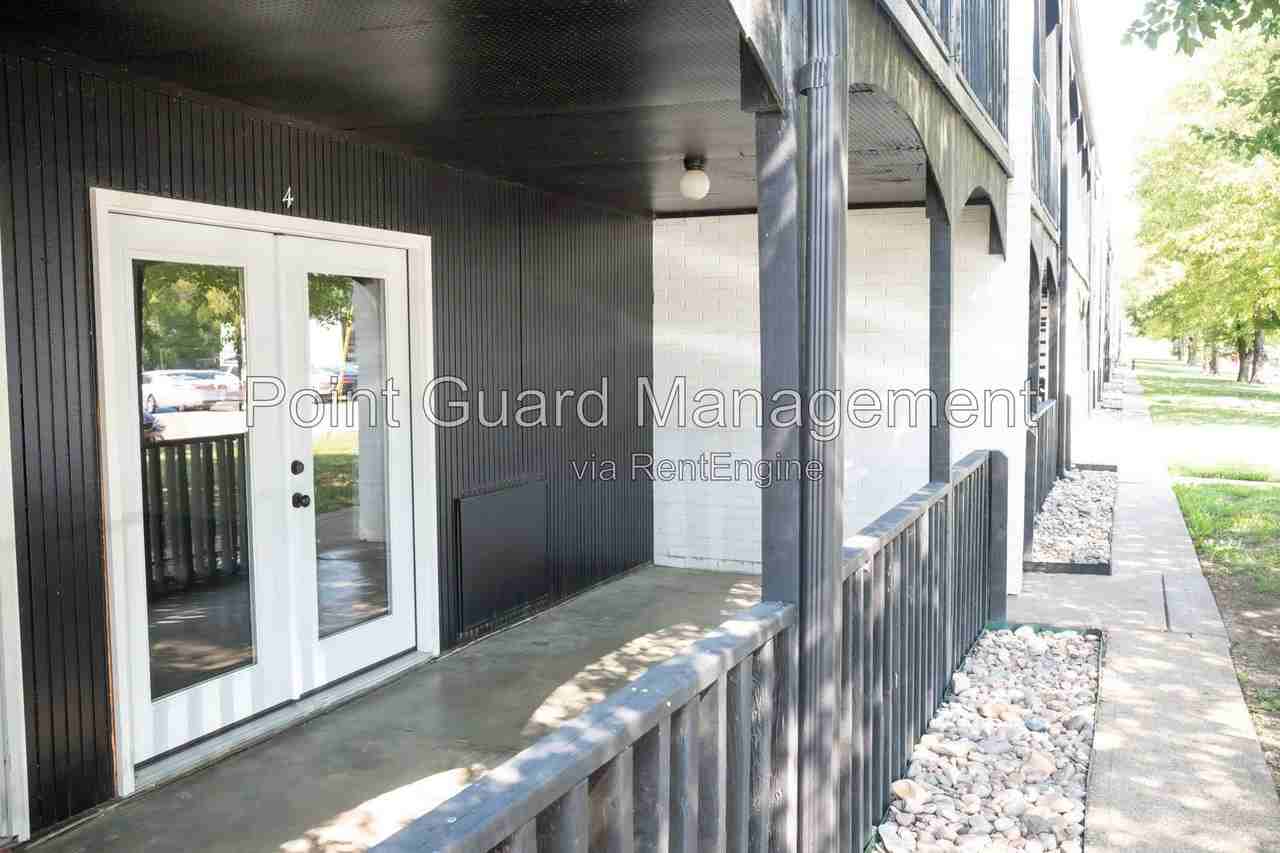 1408 Cambridge Pl - Photo 2 of 14