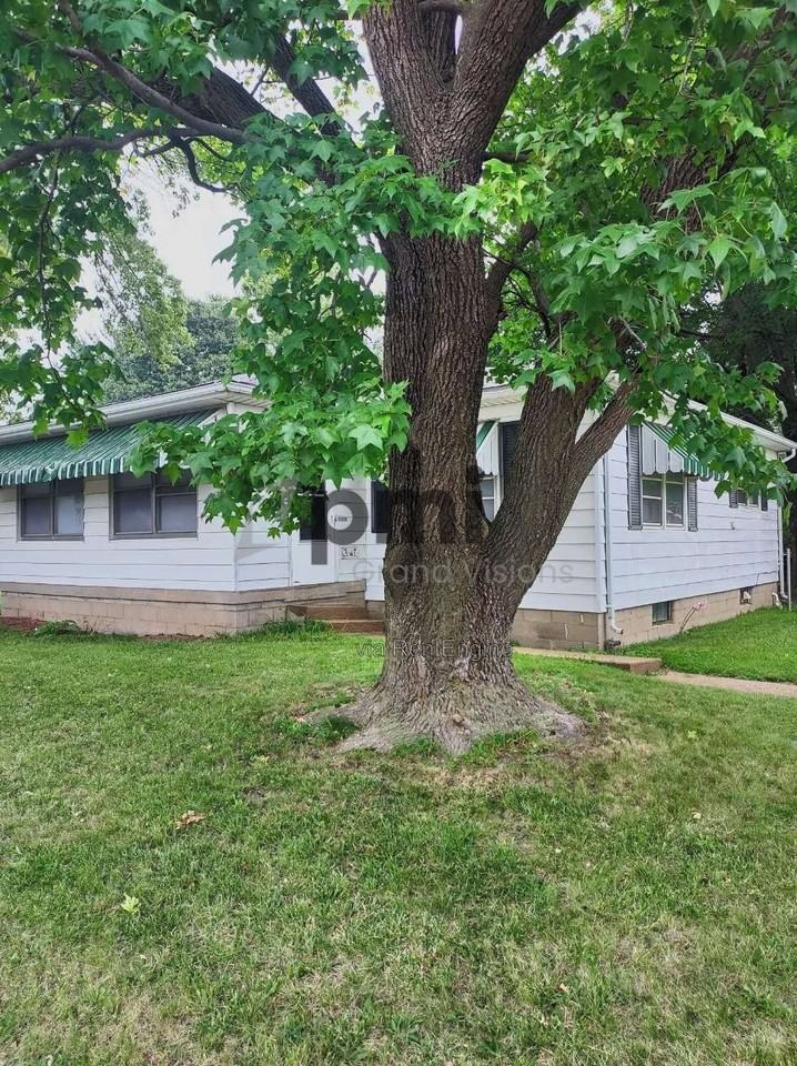 2060 N Water St - Photo 2 of 19