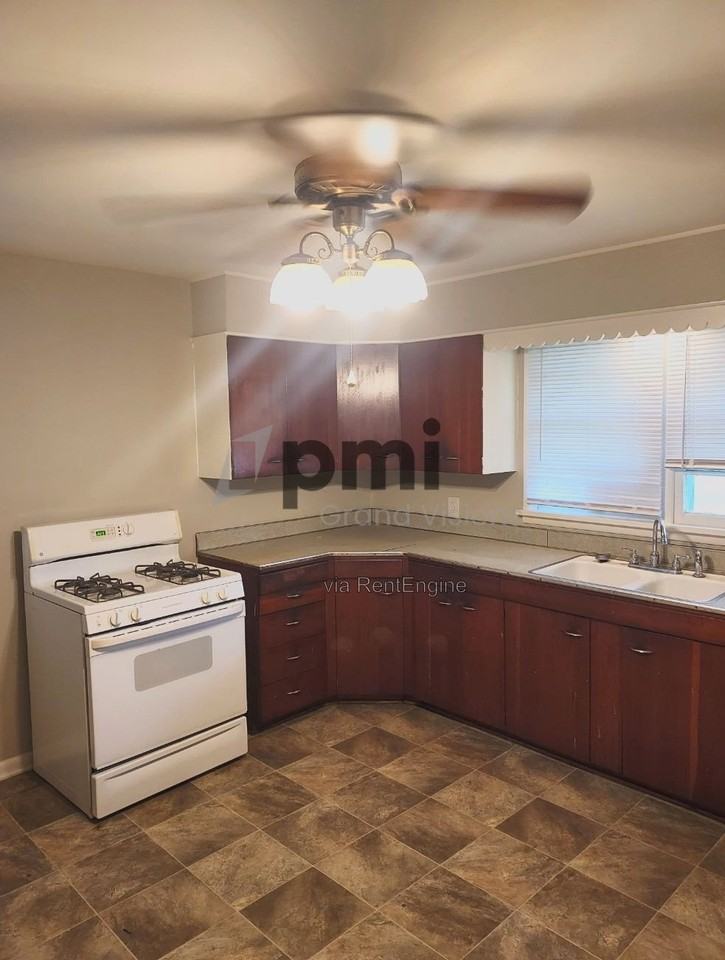 2060 N Water St - Photo 4 of 19