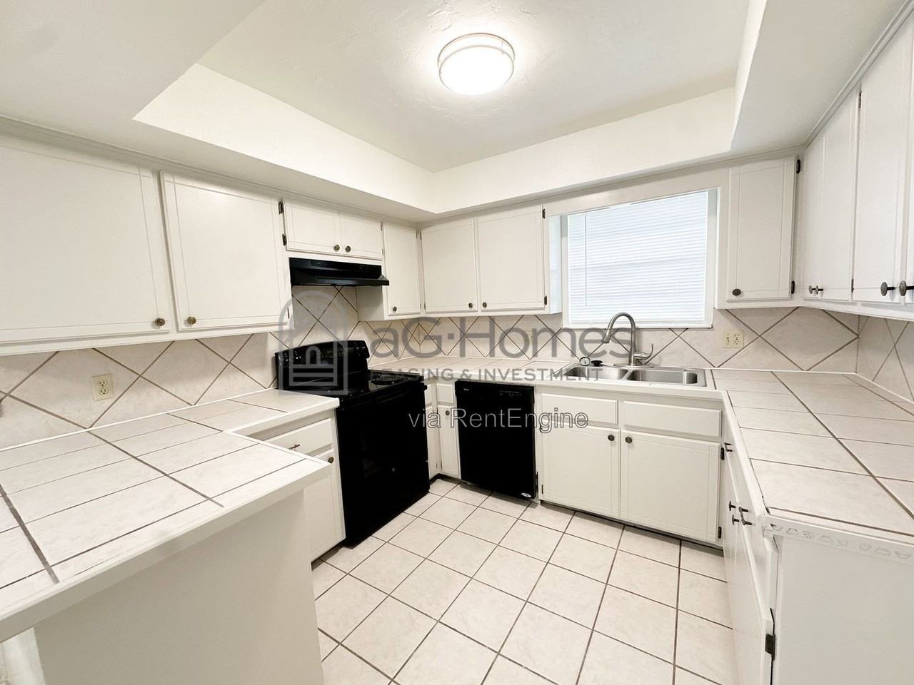 909 Cherrywood Ln - Photo 5 of 14