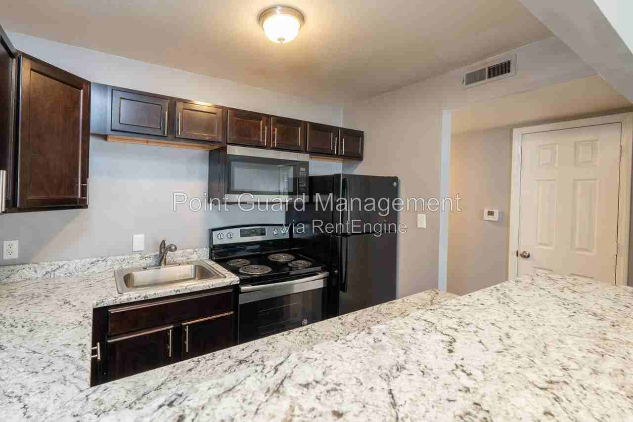 2110 E 16th St N #101 - Photo 2 of 19