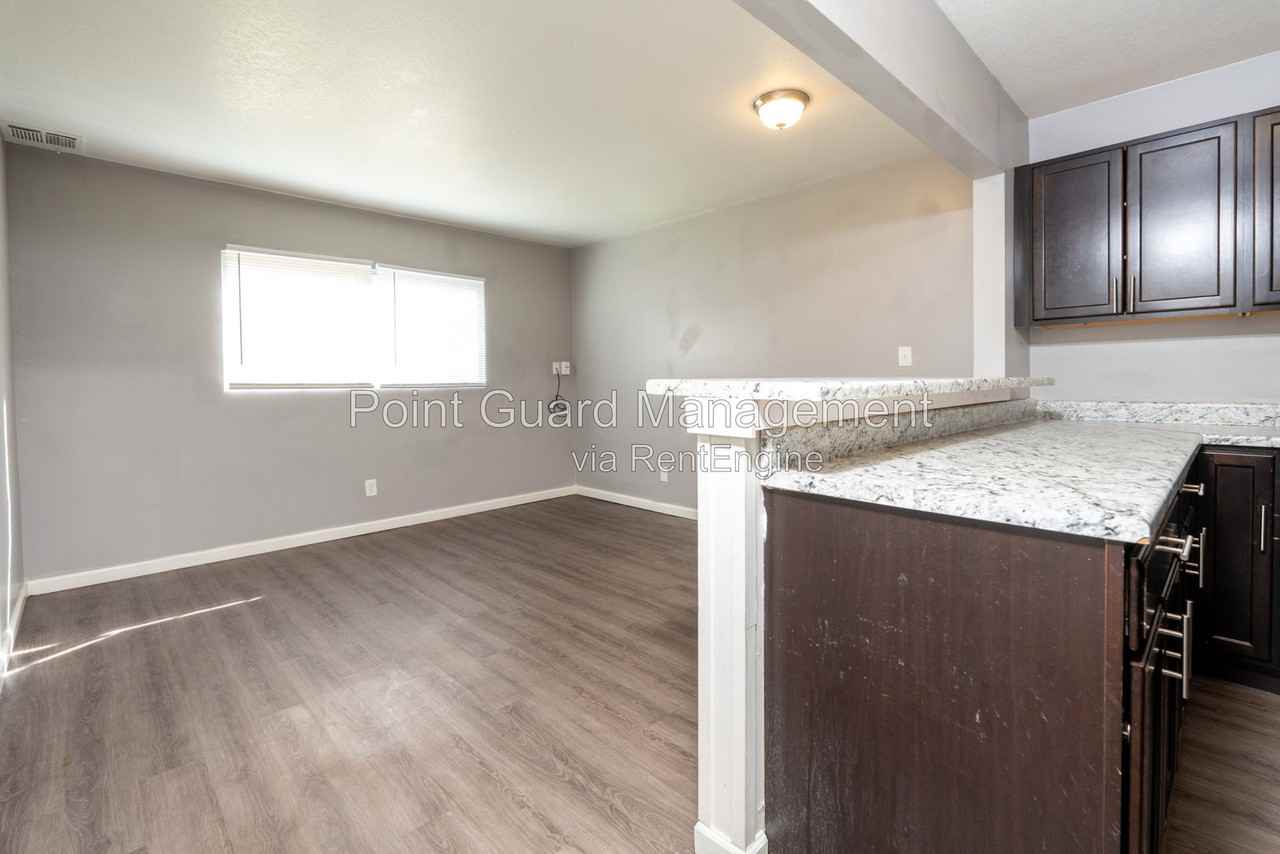 2110 E 16th St N #101 - Photo 7 of 19