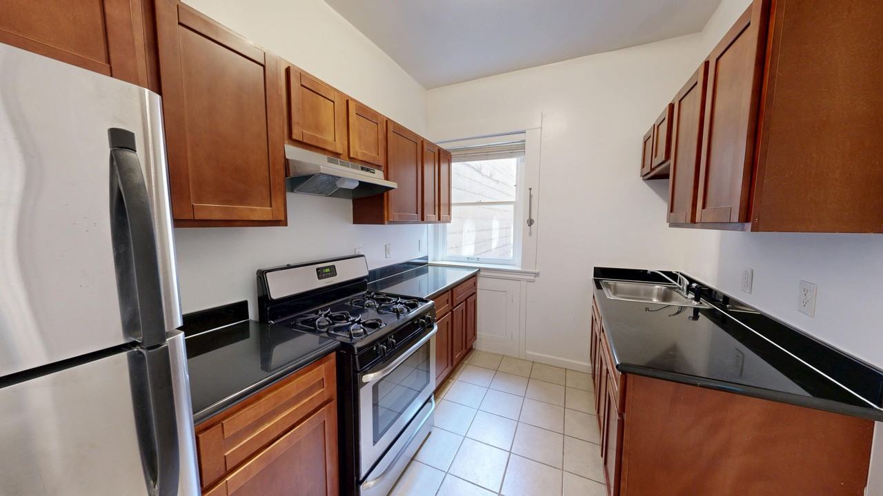 1050 Post Street - Photo 2 of 14