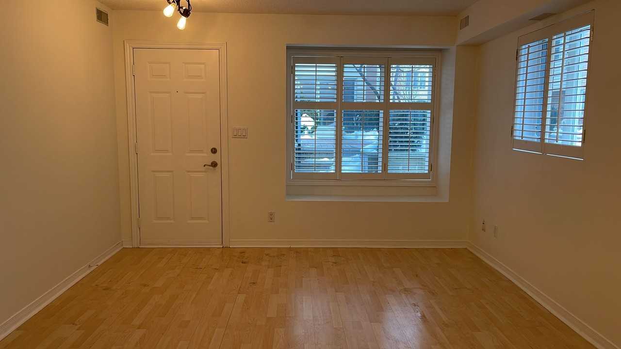 208 Niagara St - Photo 4 of 15