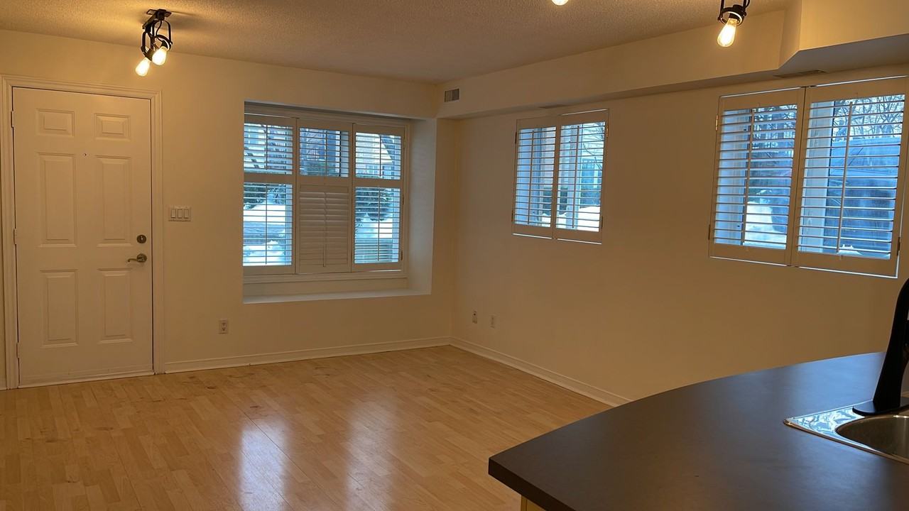 208 Niagara St - Photo 6 of 15